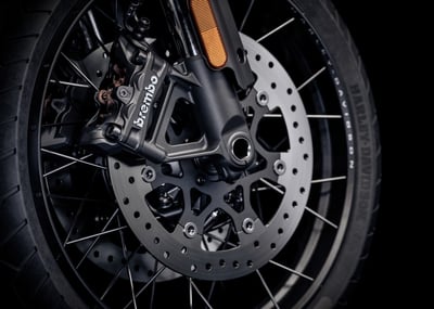 2025_pan-america-1250-special__0009_ra1250s_hd_studio_2024_brakes