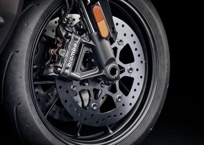 2025_pan-america-1250-st__0002_ra1250st_hd_studio_2024_brake