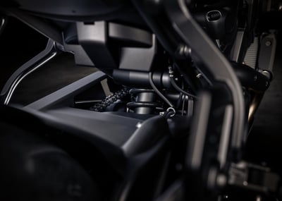 2025_pan-america-1250-st__0013_ra1250st_hd_studio_2024_rear-shock