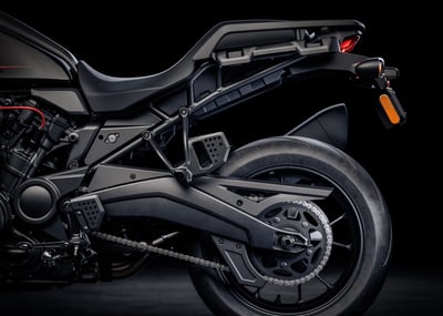 2025_pan-america-1250-st__0014_ra1250st_hd_studio_2024_rider-height