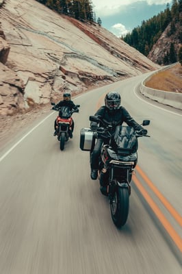 2025_pan-america-1250-st_my25-ra1250st-riding-0743-jkjc