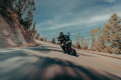 2025_pan-america-1250-st_my25-ra1250st-riding-0801-ab2jc