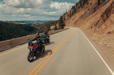 2025_pan-america-1250-st_my25-ra1250st-riding-0920-jkjc