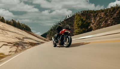 2025_pan-america-1250-st_my25-ra1250st-riding-4178-abjc