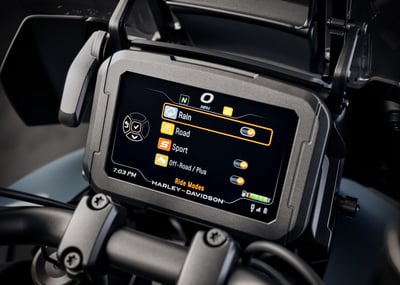 2025_cvo-pan-america__0001_ra1250se_hd_studio_2024_ride-modes_v001