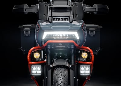 2025_cvo-pan-america__0008_ra1250se_hd_studio_2024_headlights_v001