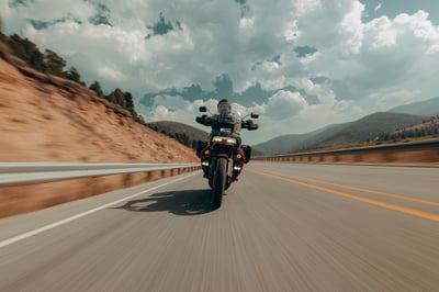 2025_cvo-pan-america_my25-ra1250se-riding-0465-abjc