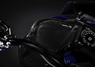 2025_cvo-road-glide__0000_fltrxse_hd_studio_2024_speaker