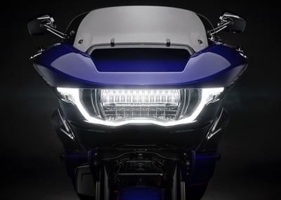2025_cvo-road-glide__0008_fltrxse_hd_studio_2024_headlamps