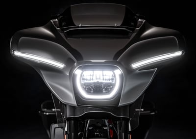 2025_cvo-street-glide__0008_flhxse_hd_studio_2024_headlamps