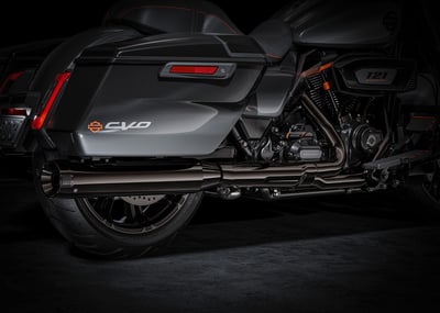 2025_cvo-street-glide__0011_flhxse_hd_studio_2024_exhaust