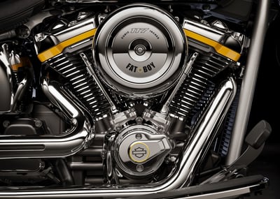 2025_fat-boy-gray-ghost_flstfi_hd_studio_2024_engine