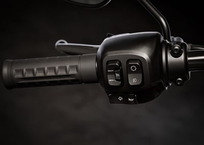 2025_heritage-classic__0008_flhc_hd_studio_2024_controls