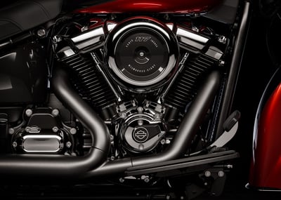 2025_heritage-classic__0013_flhc_hd_studio_2024_engine