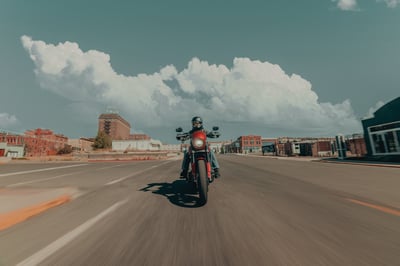 2025_low-rider-s_my25-fxlrs-riding-0349-ab2jc