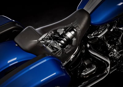 2025_low-rider-st__0011_fxlrst_hd_studio_2024_mono-shock