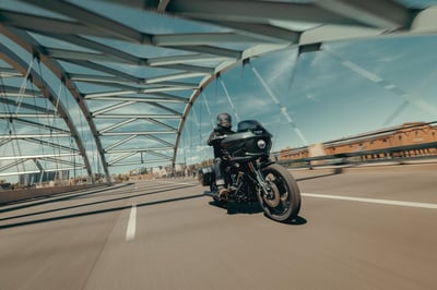 2025_low-rider-st_my25-fxlrst-riding-0119-abjc