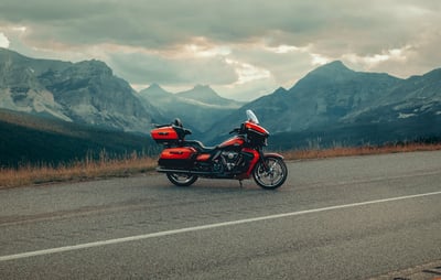 2025_street-glide-ultra_my25-flhxu-beauty-0589-bw_editjc