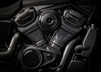 2025_nightster-special__0007_rh975s_hd_studio_2024_engine