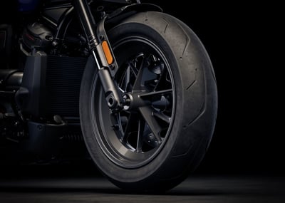 2025_sportster-s__0007_sportsters_tires