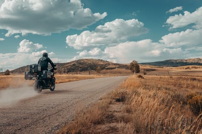 2026_pan-america-1250-limited_26-rh1250l-panning-0074-bwjc