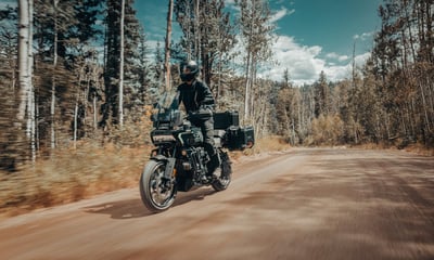 2026_pan-america-1250-limited_26-rh1250l-riding-0796-abjc