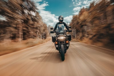 2026_pan-america-1250-limited_26-rh1250l-riding-0884-abjc