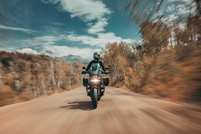 2026_pan-america-1250-limited_26-rh1250l-riding-0960-abjc