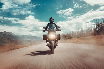 2026_pan-america-1250-limited_26-rh1250l-riding-1019-abjc