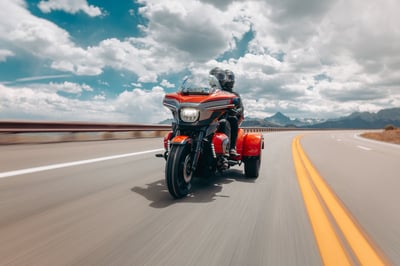 2026_cvo-street-glide-3-limited-2026_26-flhltse-riding-0040-abjc