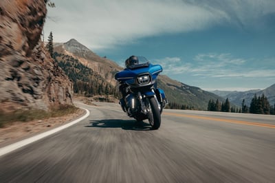 2026_cvo-street-glide-limited-2026_26-flhxlse-riding-0498-abjc