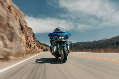 2026_cvo-street-glide-limited-2026_26-flhxlse-riding-0841-abjc