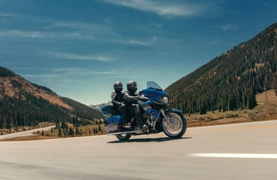 2026_cvo-street-glide-limited-2026_26-flhxlse-riding-1111-abjc