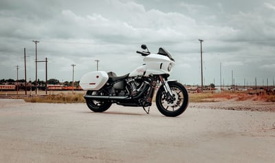 2026_low-rider-st-2026_26-fxlrst-beauty-0021-bw-st