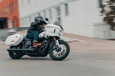 2026_low-rider-st-2026_26-fxlrst-riding-0712-jk