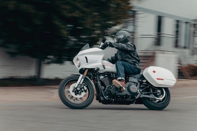 2026_low-rider-st-2026_26-fxlrst-riding-0721-jk