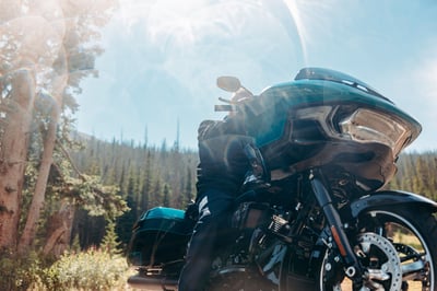 2026_road-glide-2026_26-fltrx-lifestyle-0092-abjc