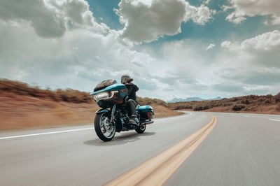 2026_road-glide-2026_26-fltrx-riding-0072-abjc