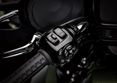 2026_street-glide-limited-2026_26-flhxl-safety-enhancements