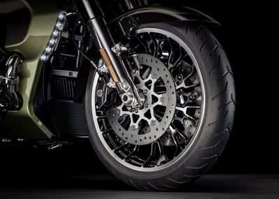 2026_street-glide-limited-2026_26-flhxl-wheels