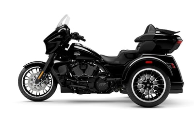 2026_street-glide-3-limited-2026_26_flhlt_m04b_left